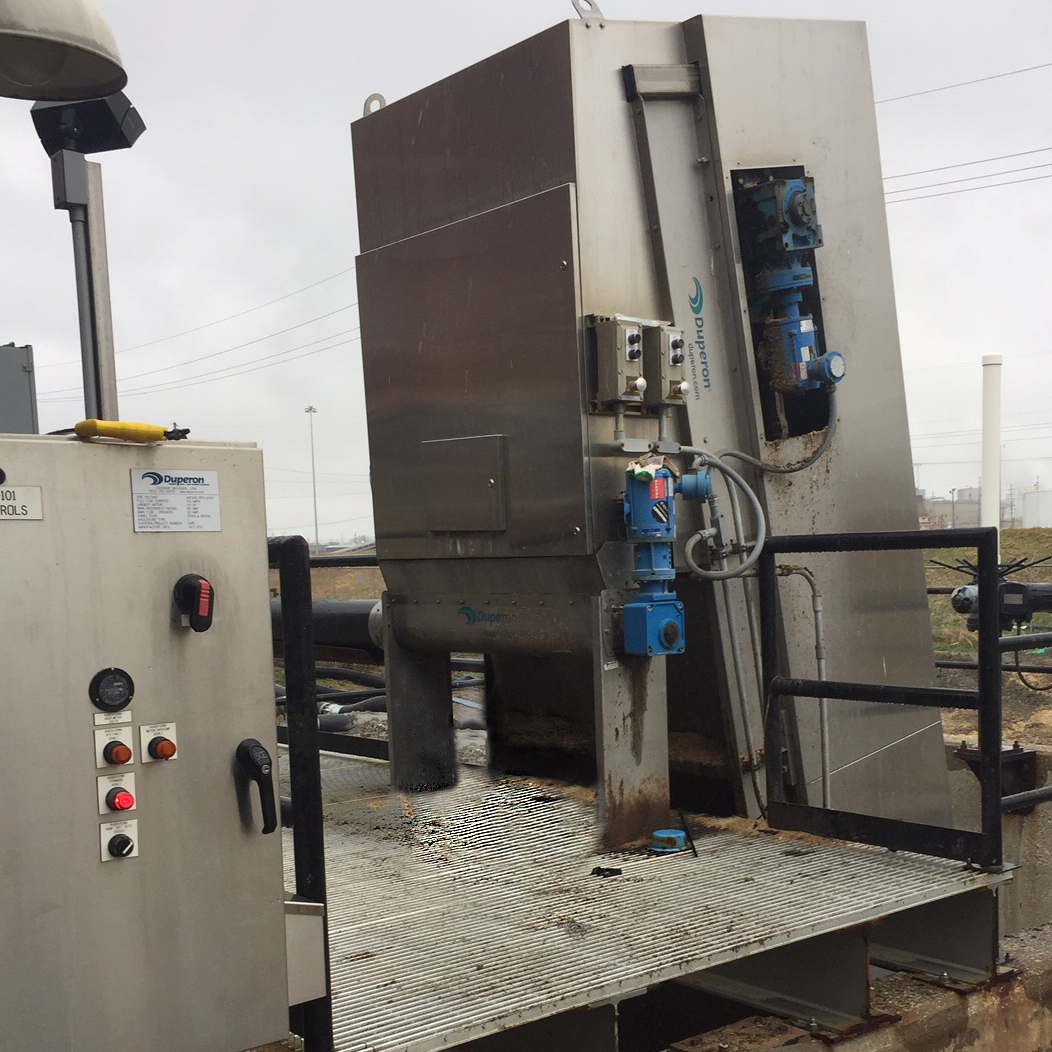 Duperon Screen control panel and upper portion of the screens.