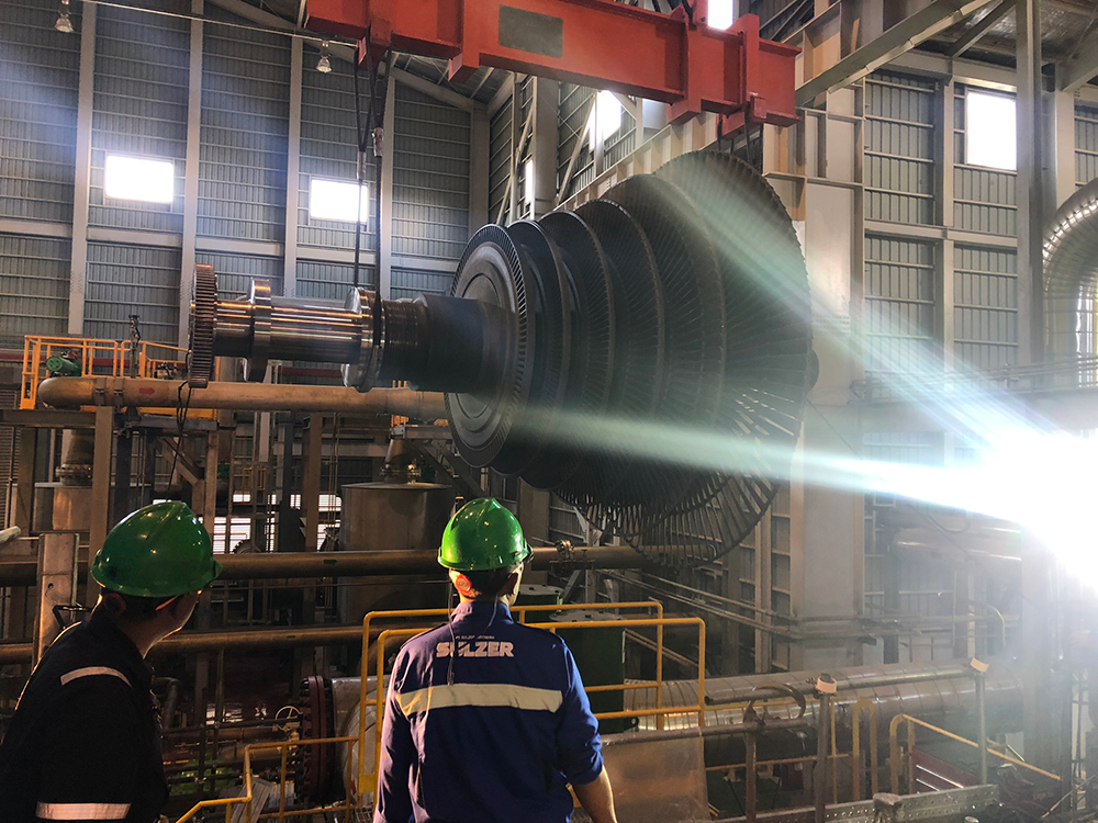 The steam turbine rotor was removed for detailed inspection and cleaning.