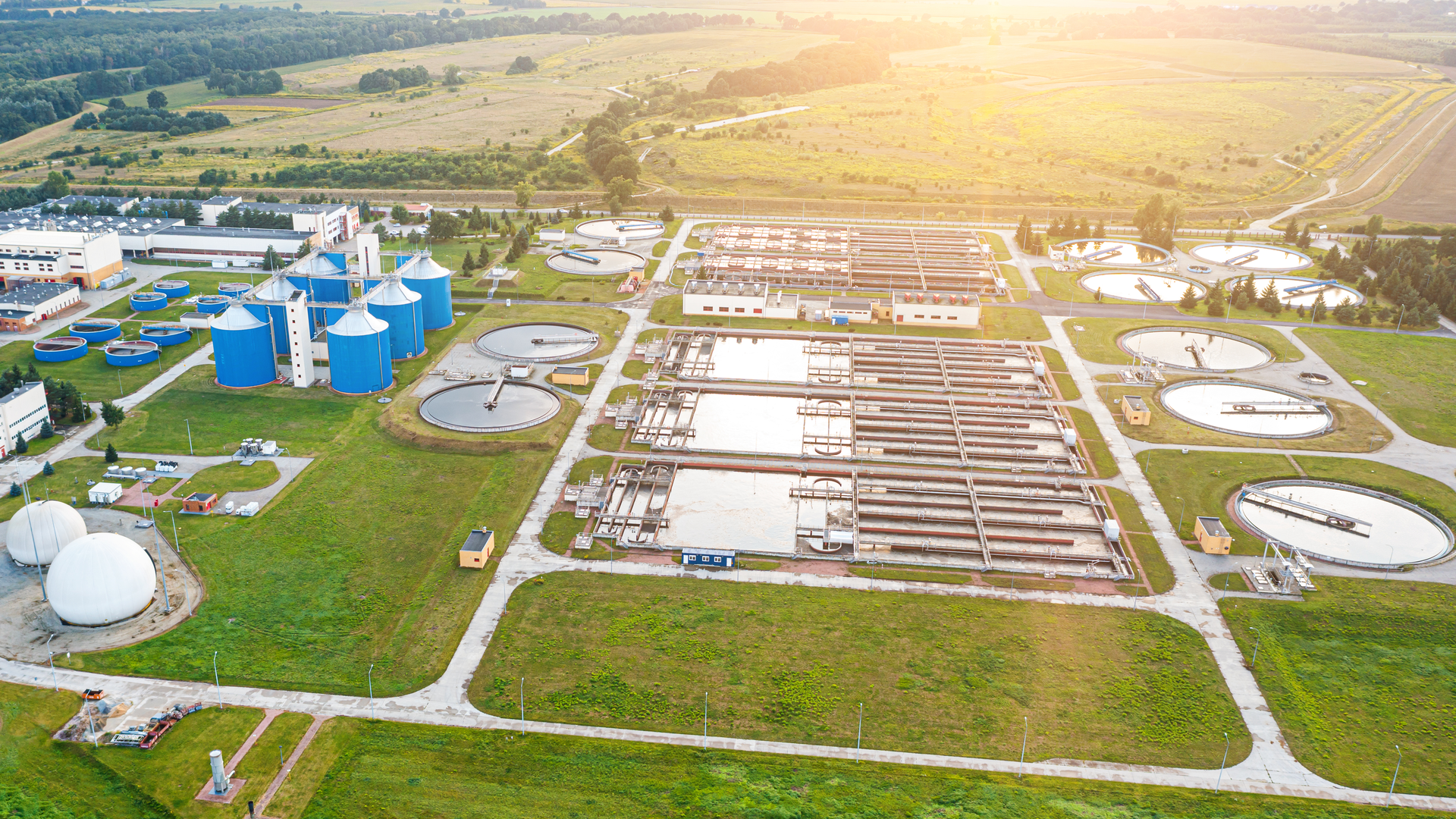 PAA has been used as an alternative to chlorine as a wastewater disinfectant since it received federal approval. A powerful oxidizer, PAA has several advantages over chlorine chemistries, including lower costs, lower chemical use, fewer process steps and no regulated disinfection byproducts.