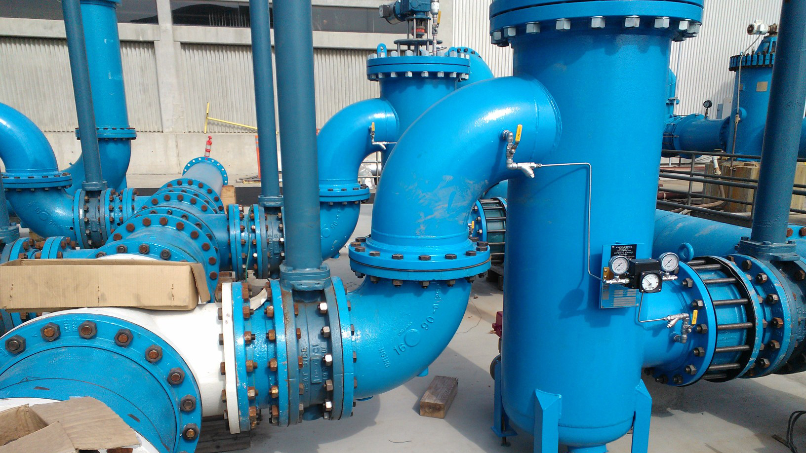The flexible and reliable design of automatic scraper strainers helps protect downstream equipment while effectively processing wastewater.