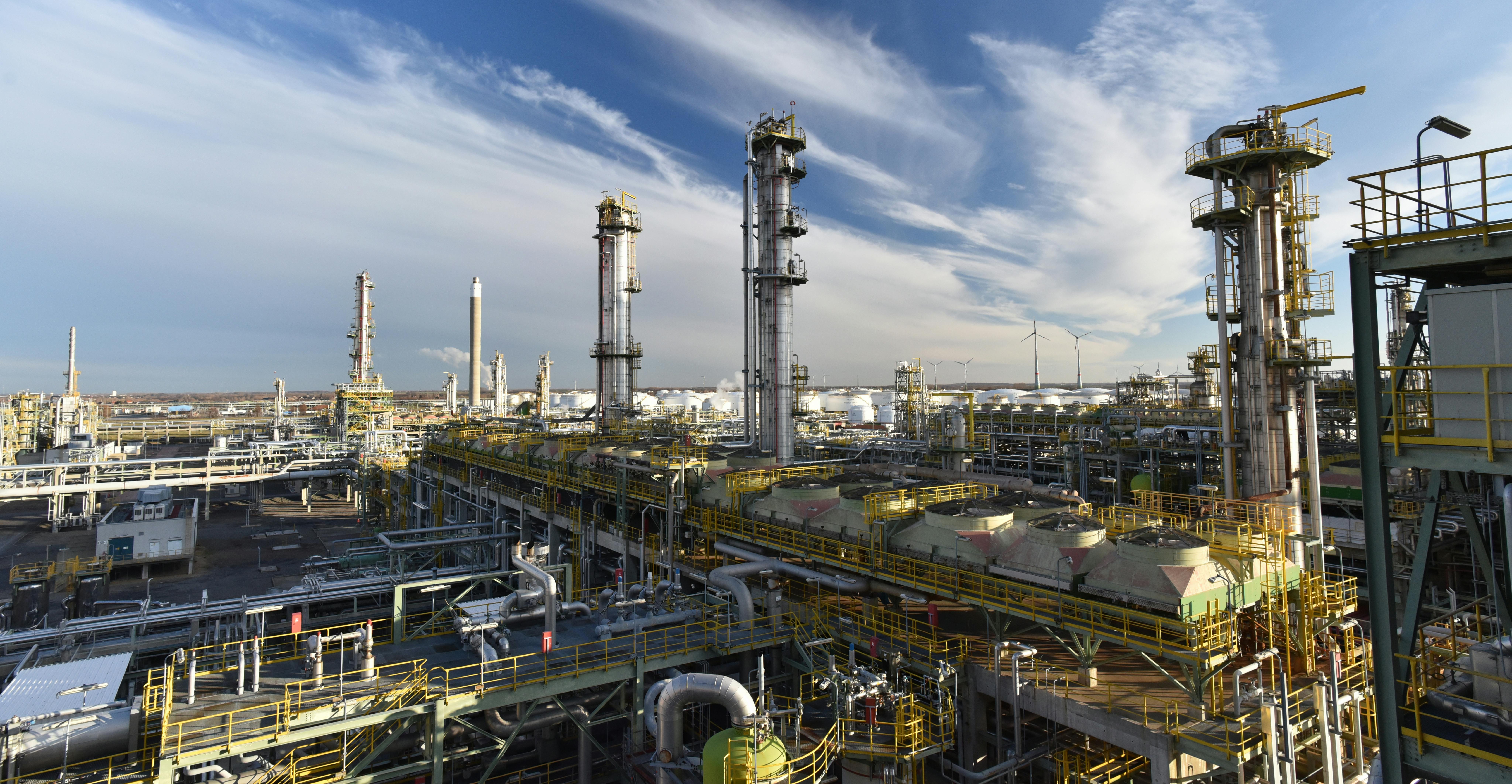 dreamstime_xxl_342019650