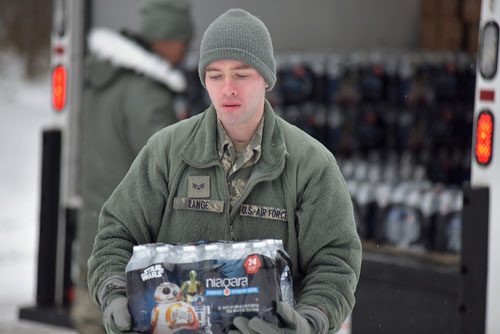 Content Dam Ww Online Articles 2016 08 Flintwaterresponseteam 23901996853 2dbac44ff3 B