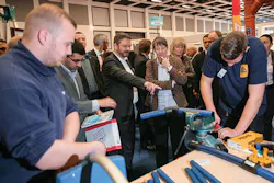 1702wwsp1 P02 Mam 228459 369829 De 2 1702wwsp1 P02 Mam 228459 369829 De 2