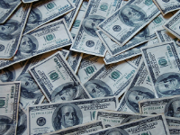 Content Dam Ww Online Articles 2017 03 Ww Newscast 20170320 Story1 Money Cash Dollars 200x150