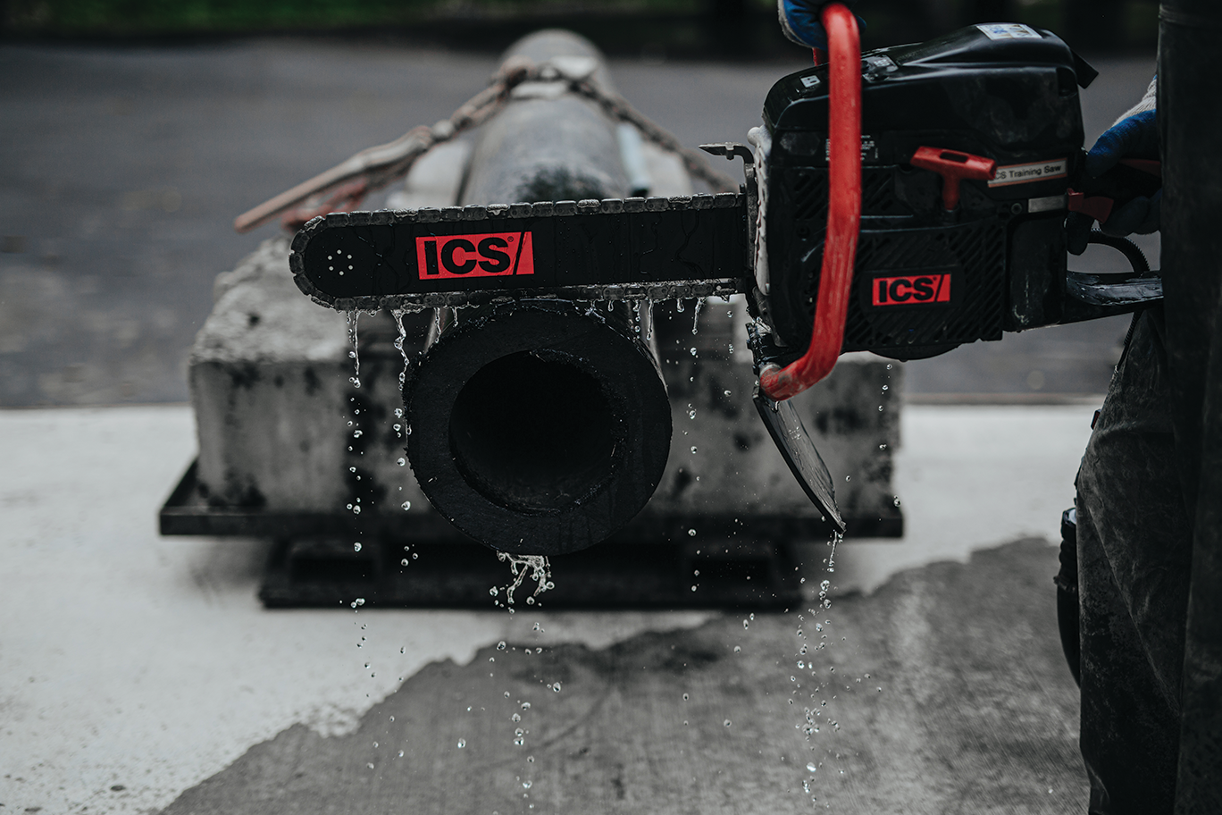 The ICS&circledR; power cutter with PowerGrit&circledR; pipe cutting chain is the world&rsquo;s largest water company&rsquo;s tool of choice when cutting pipe in the trench.