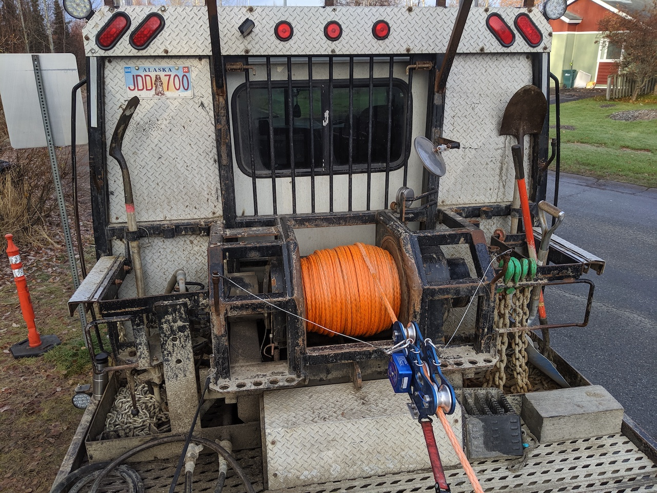 Load cells use wireless technology to exchange data over short distances