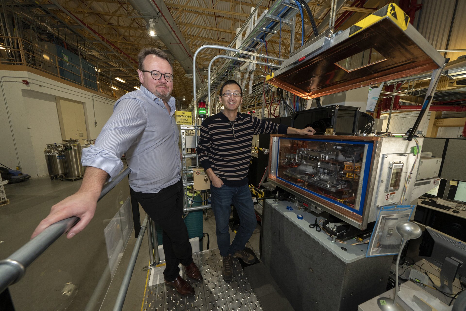The team of scientists worked together with Eli Stavitski (left) and Yonghua Du (right) to 'see' the lighter elements in their catalyst at the Tender Energy X-ray Absorption Spectroscopy (TES) beamline at the National Synchrotron Light Source II (NSLS-II).