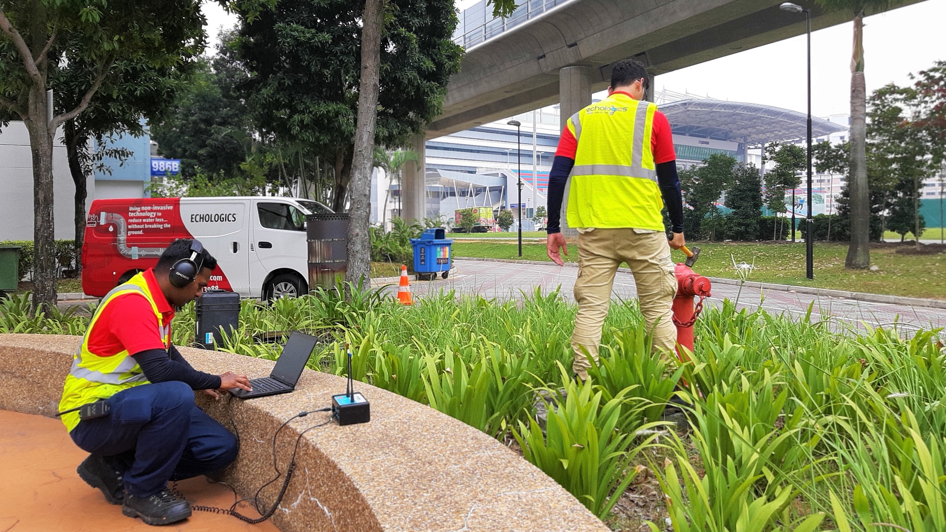 Echologics field specialists gather acoustic properties of a pipe segment using a LeakFinder-ST correlator.
