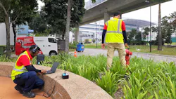 Echologics field specialists gather acoustic properties of a pipe segment using a LeakFinder-ST correlator. Echologics field specialists gather acoustic properties of a pipe segment using a LeakFinder-ST correlator.