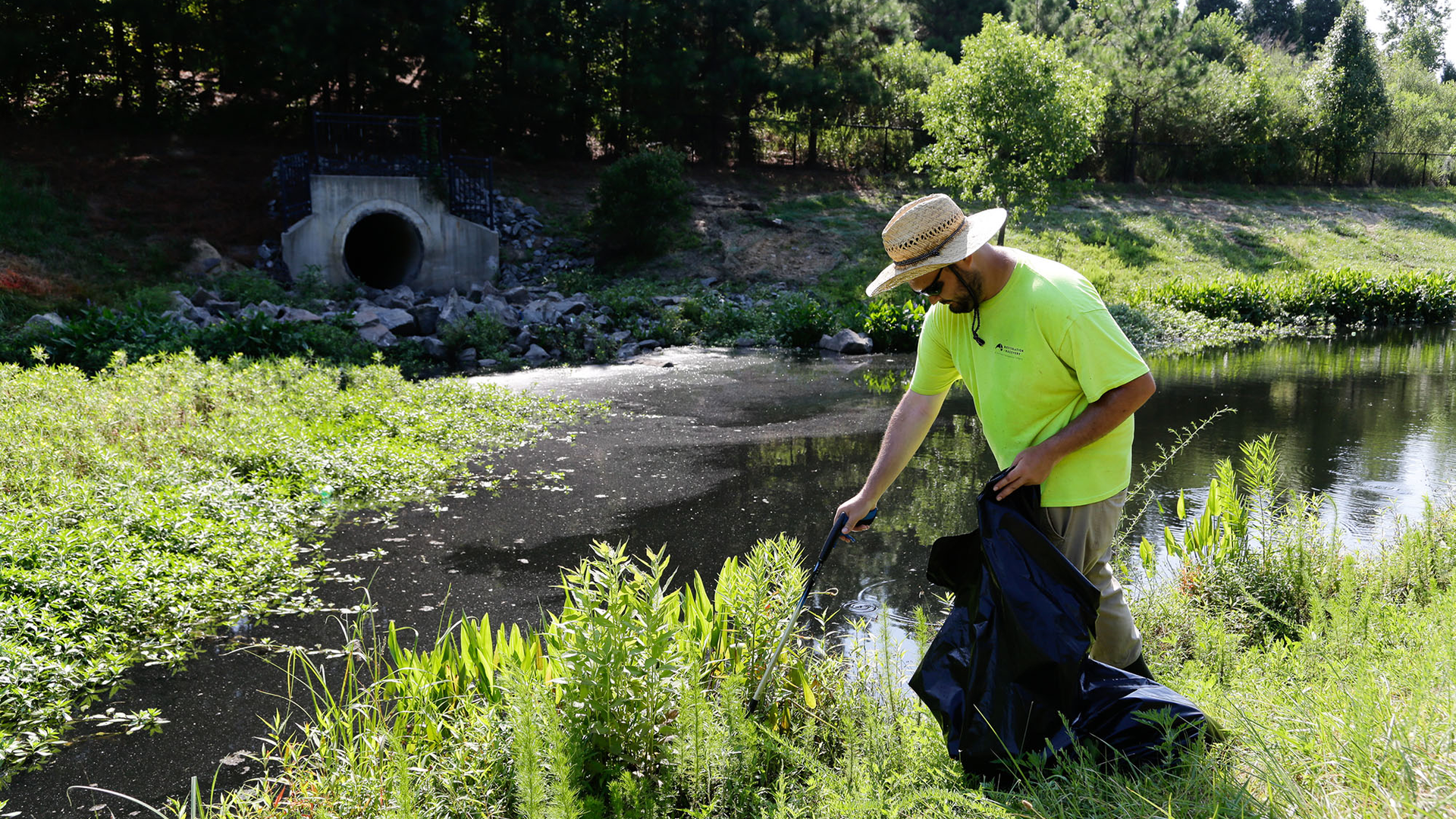 AQUALIS offers localized stormwater management solutions for all commercial and municipal properties across the nation.
