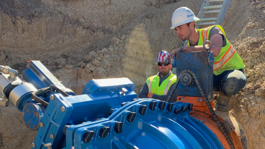 Lincoln Winwater installing the insertion valve, without needing to shut off water distribution for the area.