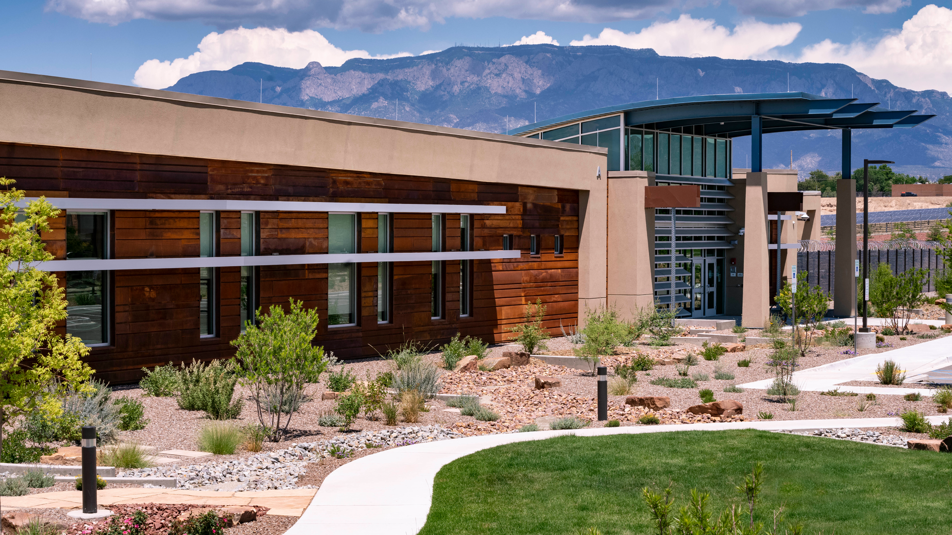 The Albuquerque Bernalillo County Water Utility Authority has embraced advanced metering infrastructure and pressure monitoring to strengthen its customer service and operational efficiency.