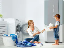 65e72a831f04ab001e1d8c53 Hydraloop H300 In Dew Next To Mother And Child 65e72a831f04ab001e1d8c53 Hydraloop H300 In Dew Next To Mother And Child