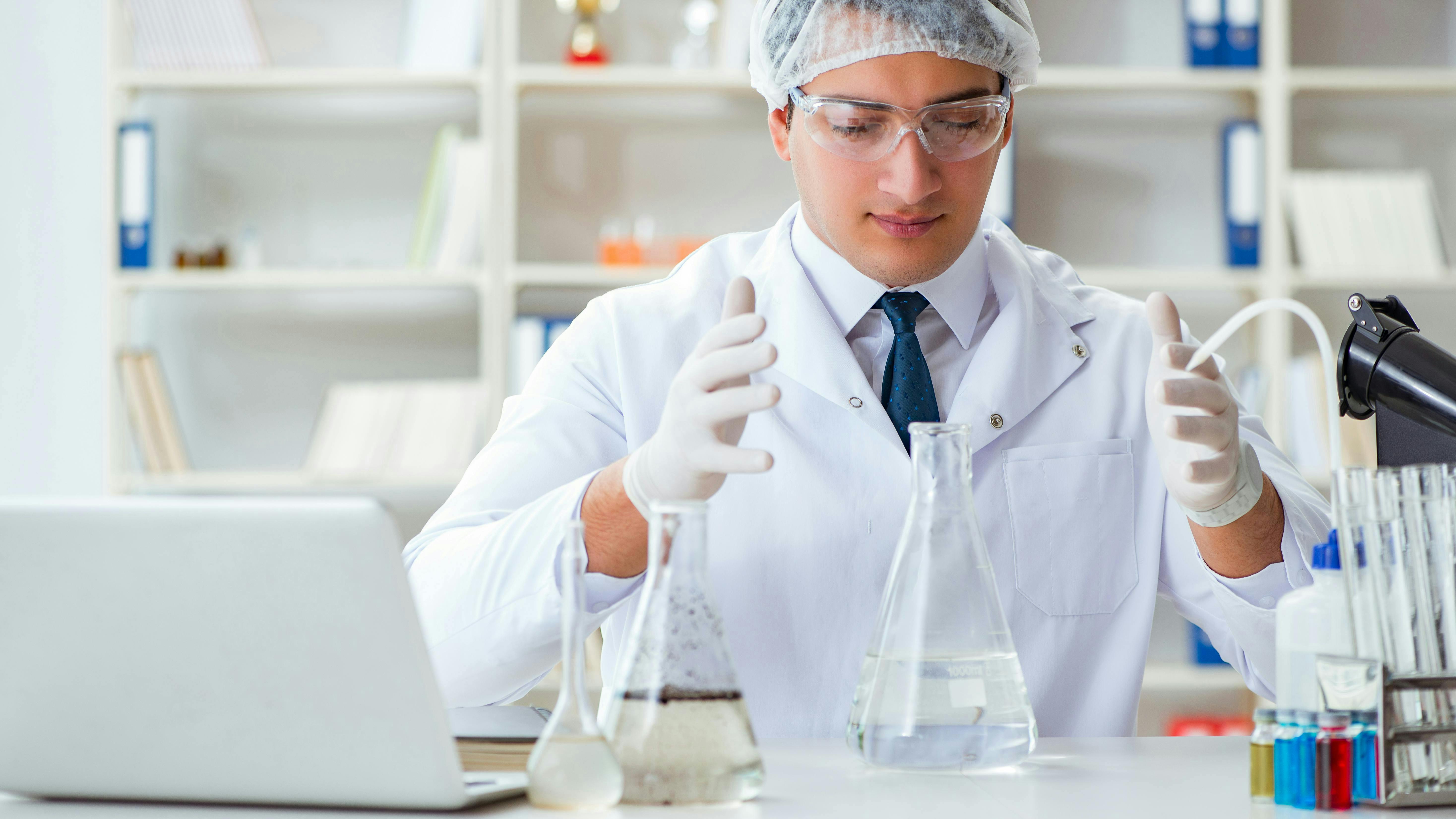 dreamstime_xxl_102121359