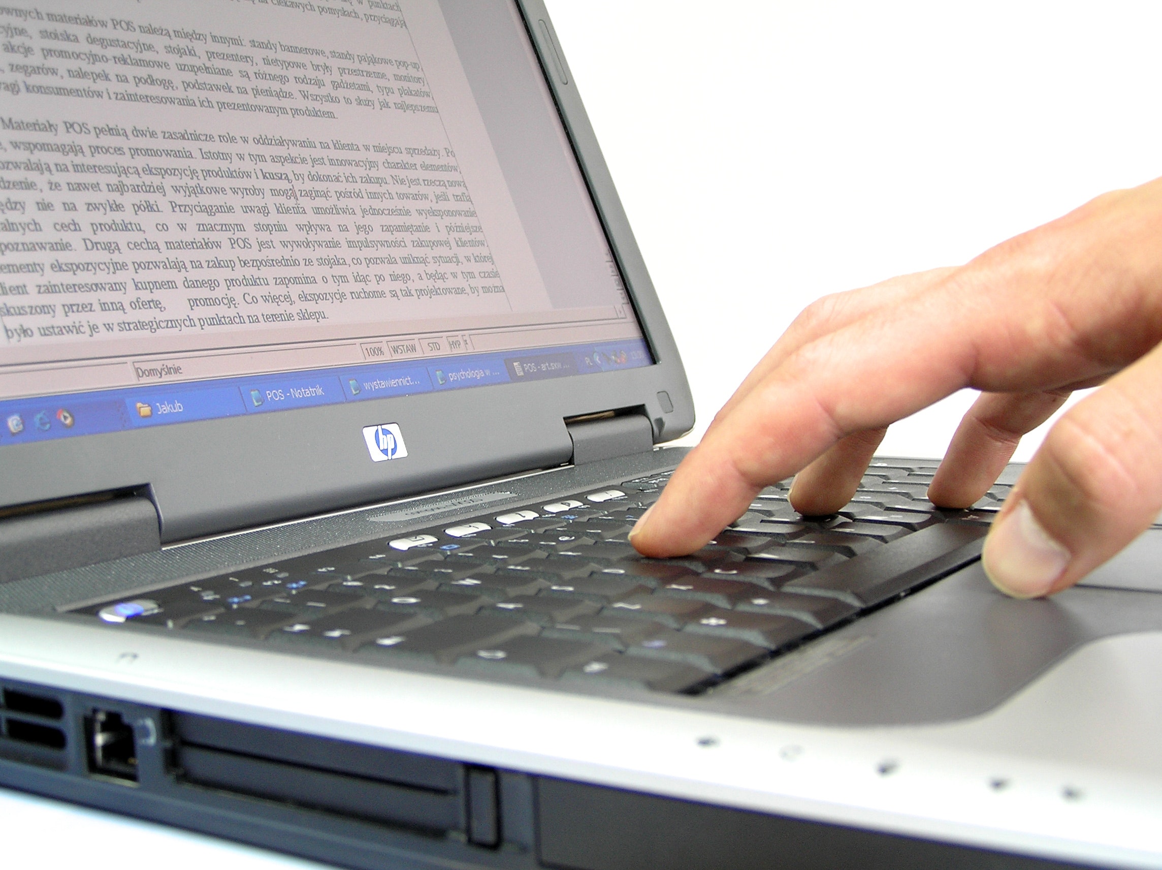 work-at-laptop-1547527