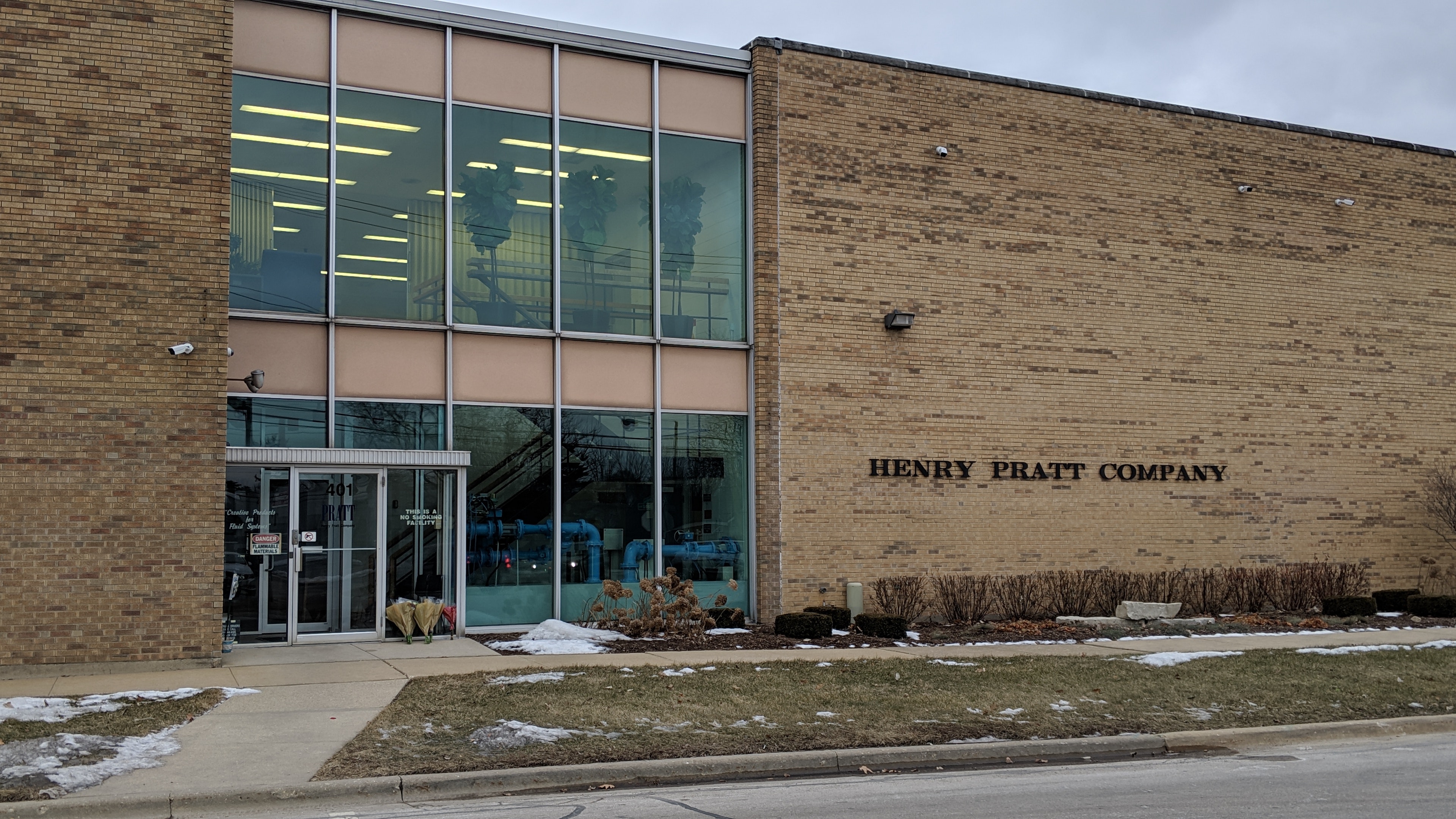 Pratt Front Door with Flowers
