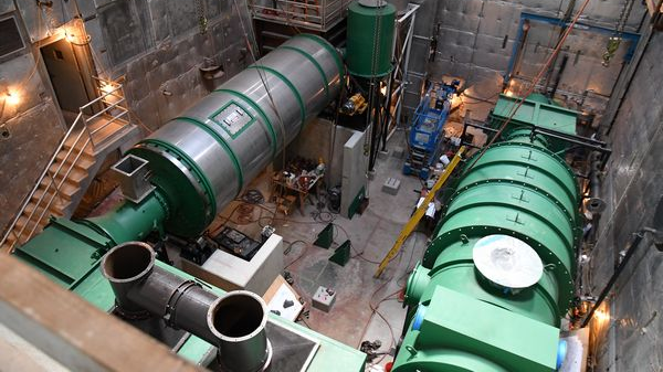 To replace the incinerator and account for future population growth, the design capacity needed in Edmonds was 1.25 wet tons per hour of sludge to the system.