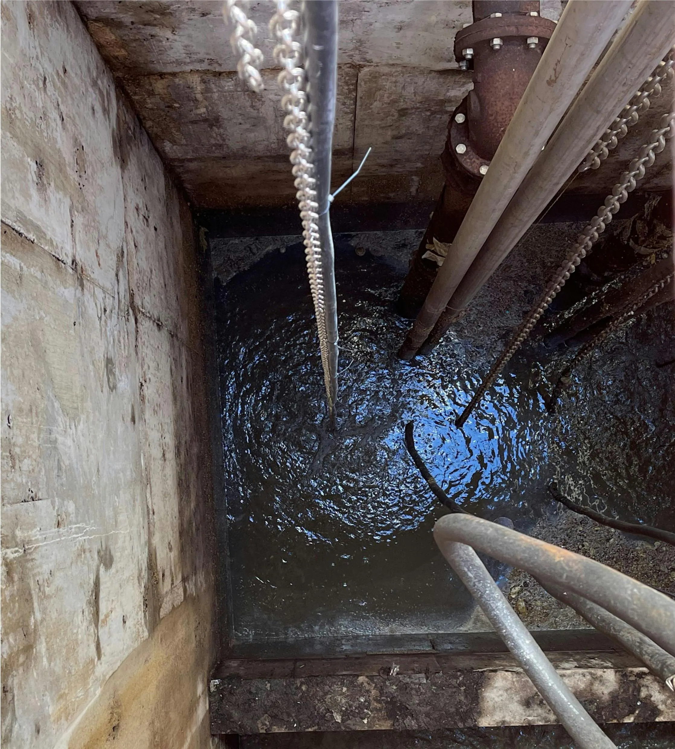 Using agitators in wet wells can help break up fats, oils and grease so they do not create troublesome clogs.